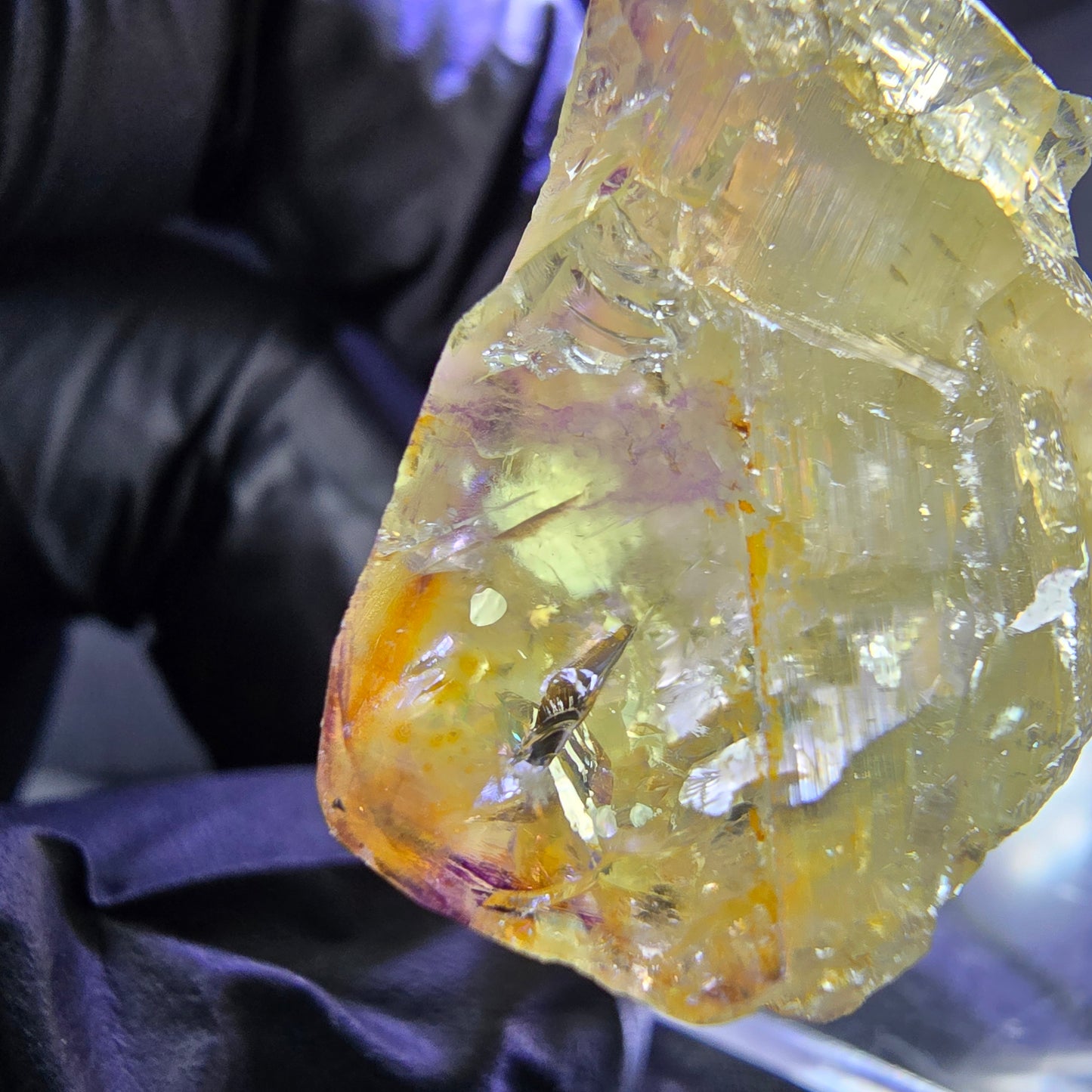 Klarer Phantom Honey Pocket Fluorit Würfel gelb lila 30*28*19mm Okorusu, Namibia