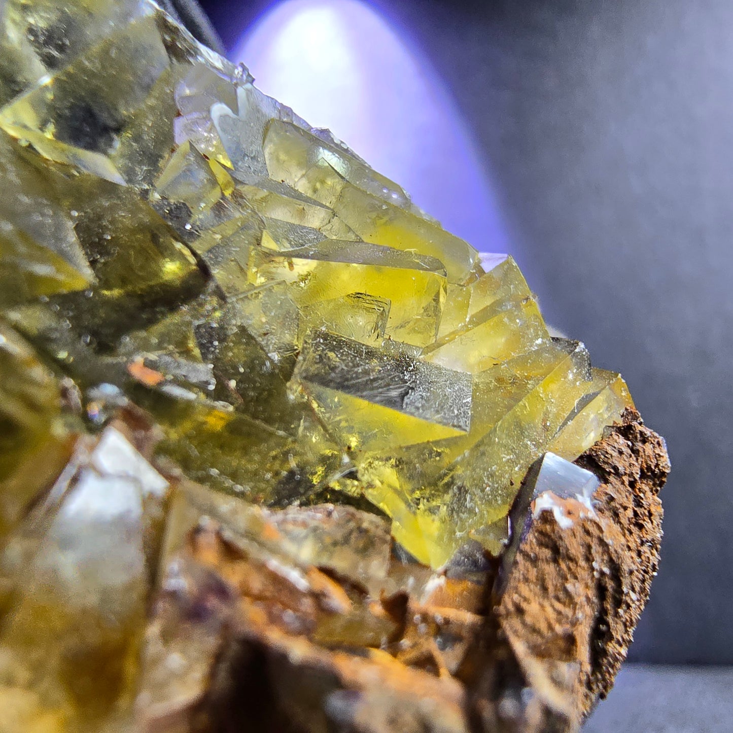 Seltene Honey Pocket Phantom Fluorit Stufe gelb grün 42*33*20mm Okorusu, Namibia