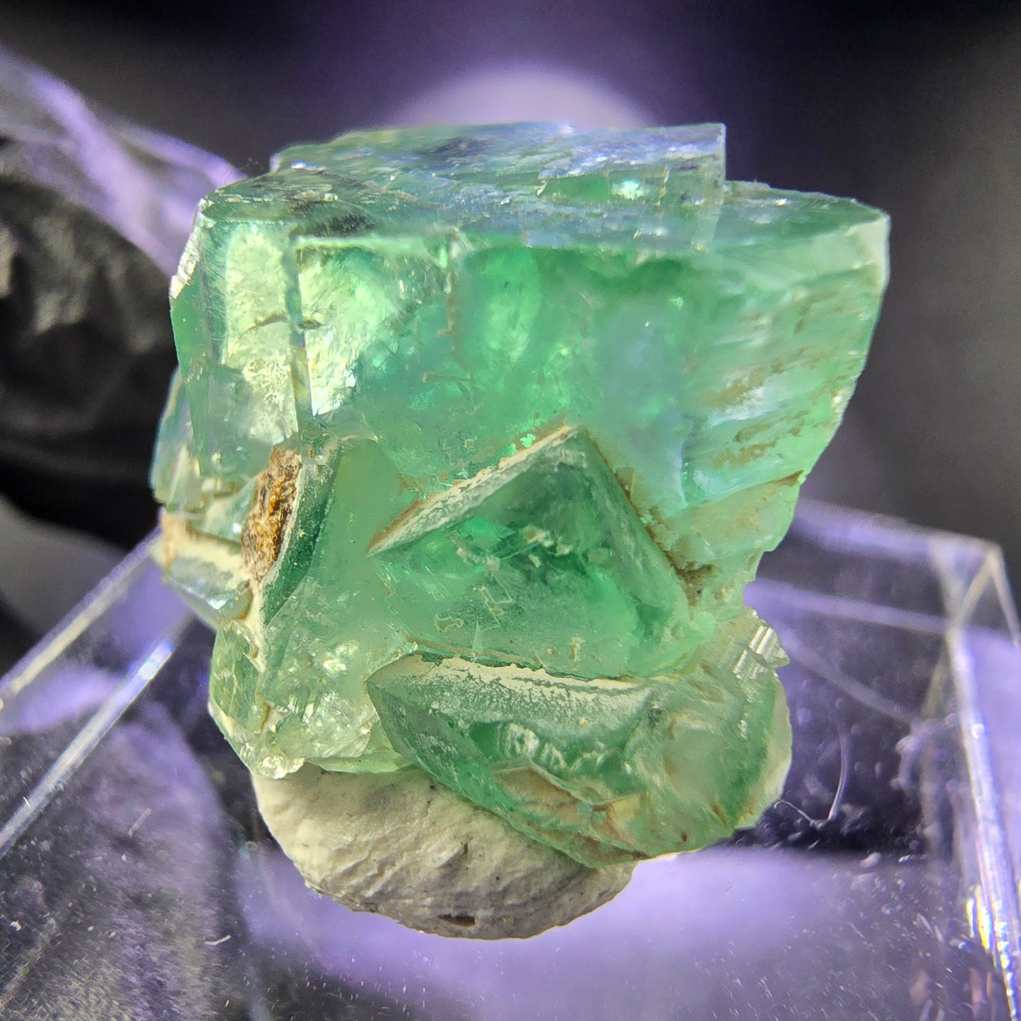 Klare Phantom Fluorit XX Würfel Stufe grün lila 19*17*11mm aus Okorusu, Namibia