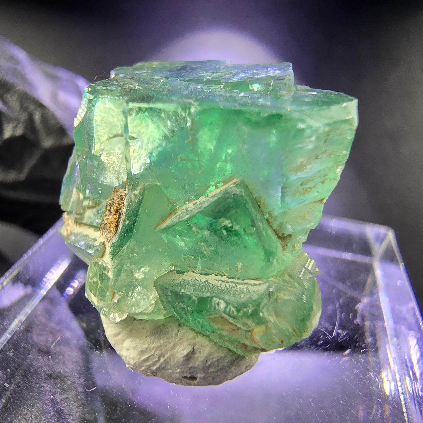 Klare Phantom Fluorit XX Würfel Stufe grün lila 19*17*11mm aus Okorusu, Namibia