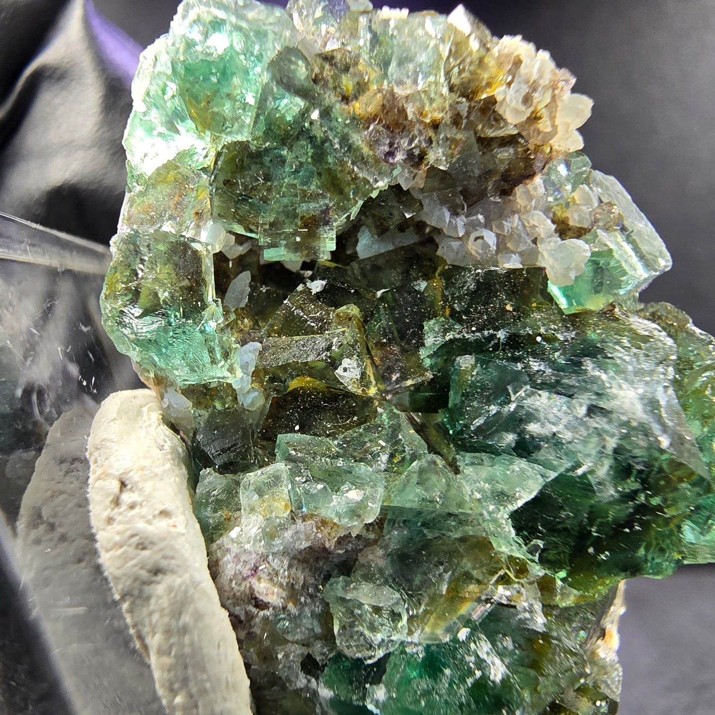 Seltene klare Fluorit XX Würfel Stufe mit Einschlüssen 37*28*20mm aus Okorusu, Namibia