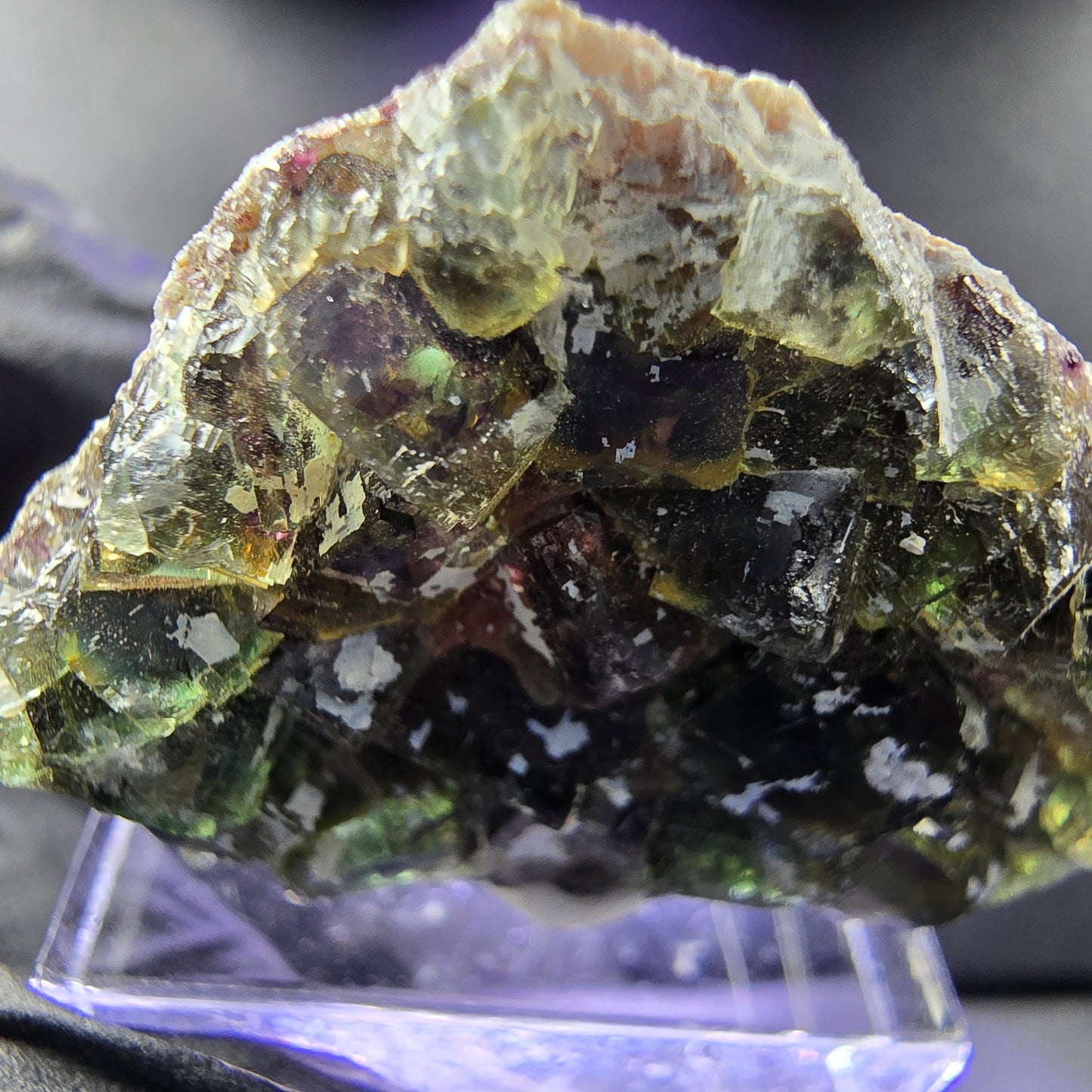 Seltene Phantom Fluorit XX Würfel Stufe grün lila 32*30*7mm aus Okorusu, Namibia
