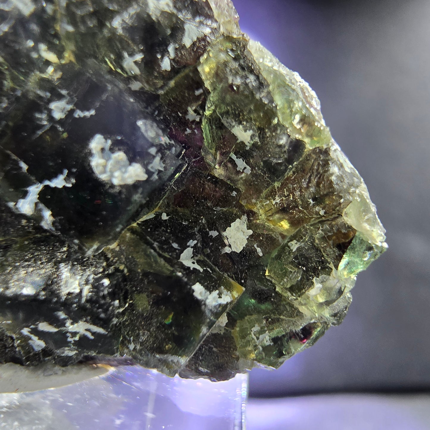 Seltene Phantom Fluorit XX Würfel Stufe grün lila 32*30*7mm aus Okorusu, Namibia