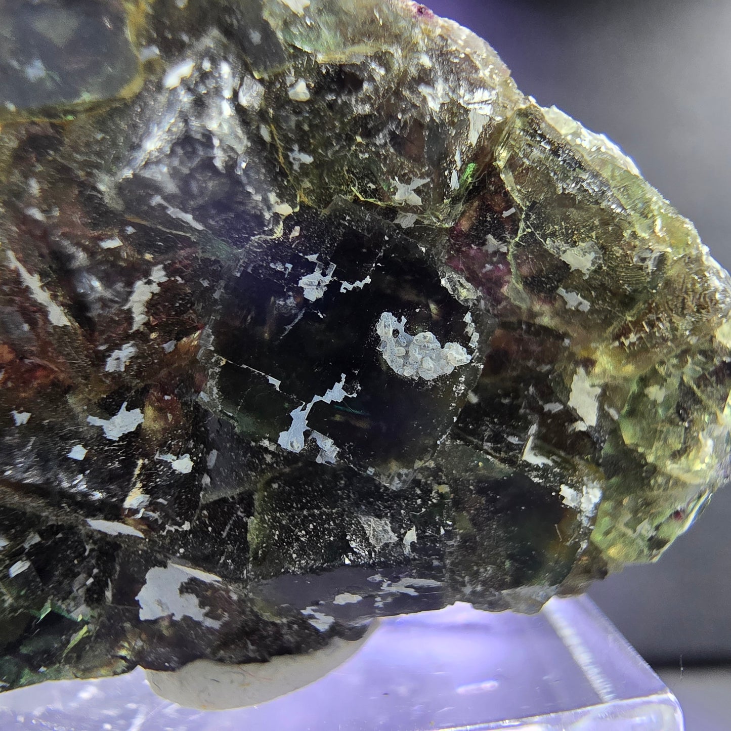 Seltene Phantom Fluorit XX Würfel Stufe grün lila 32*30*7mm aus Okorusu, Namibia