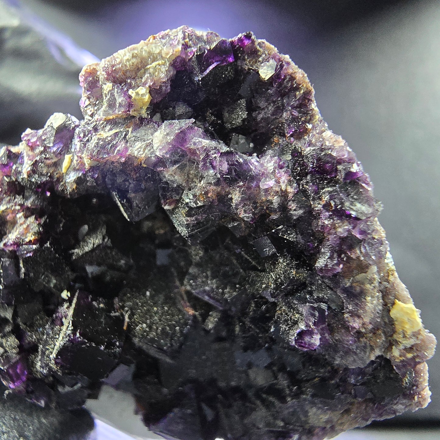 Seltene Fluorit Würfel Stufe lila 43*34*20mm Okorusu, Namibia Mineraliensammlung