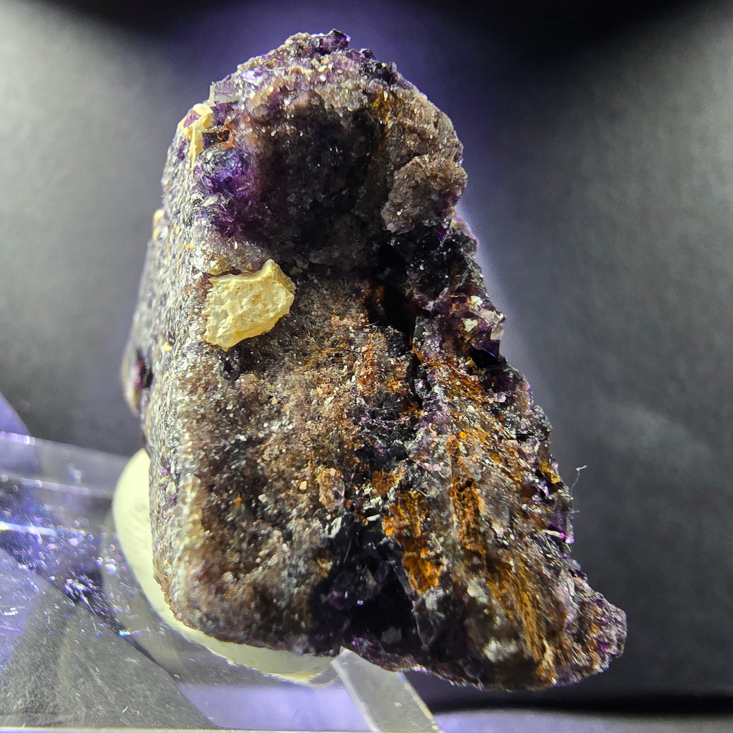 Seltene Fluorit Würfel Stufe lila 43*34*20mm Okorusu, Namibia Mineraliensammlung