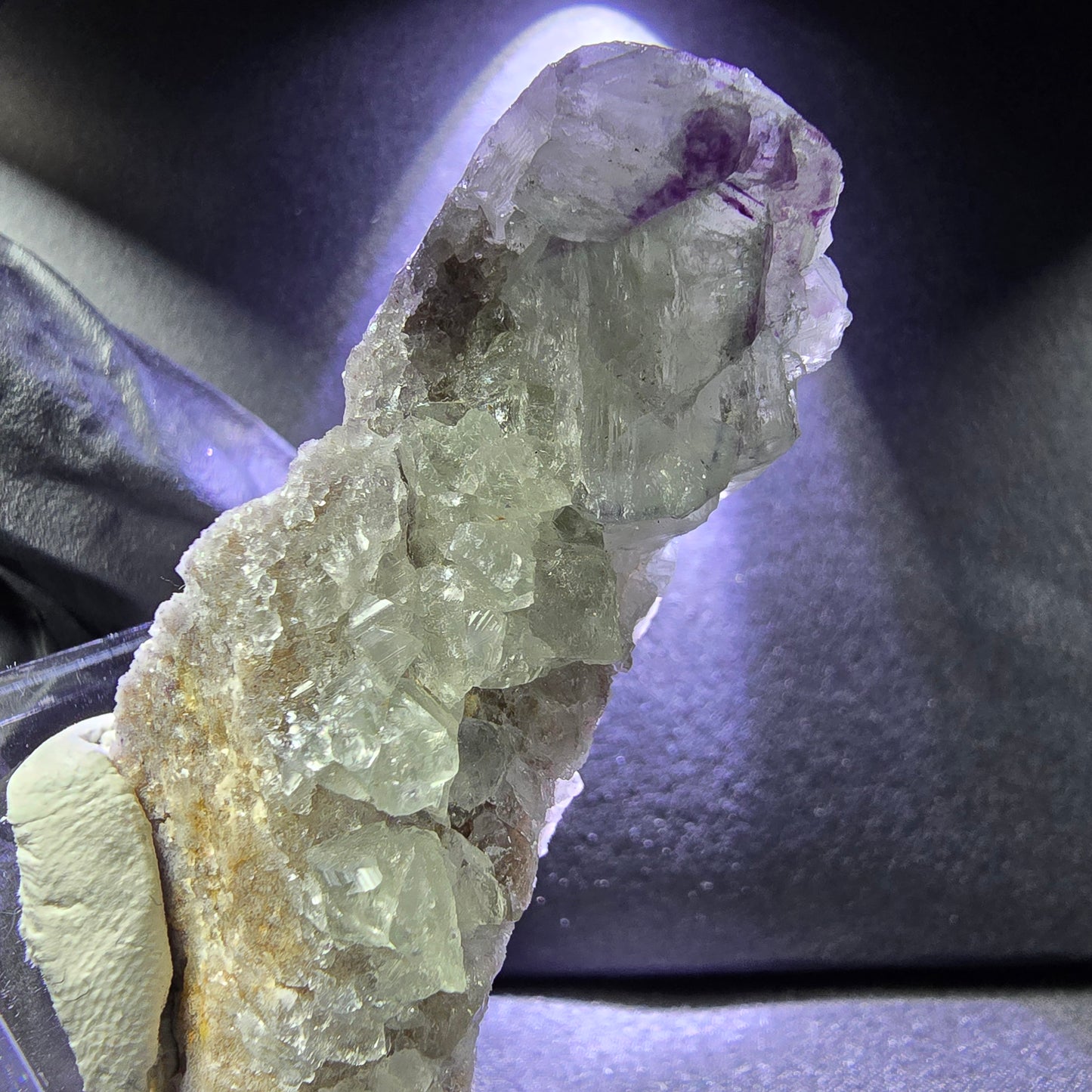 Seltene Zonare Fluorit XX Würfel Stufe grün lila 56*24*11mm aus Okorusu, Namibia