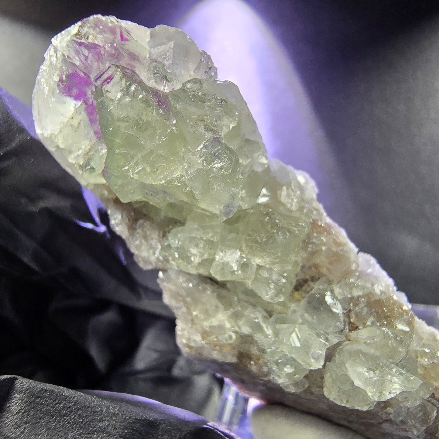 Seltene Zonare Fluorit XX Würfel Stufe grün lila 56*24*11mm aus Okorusu, Namibia