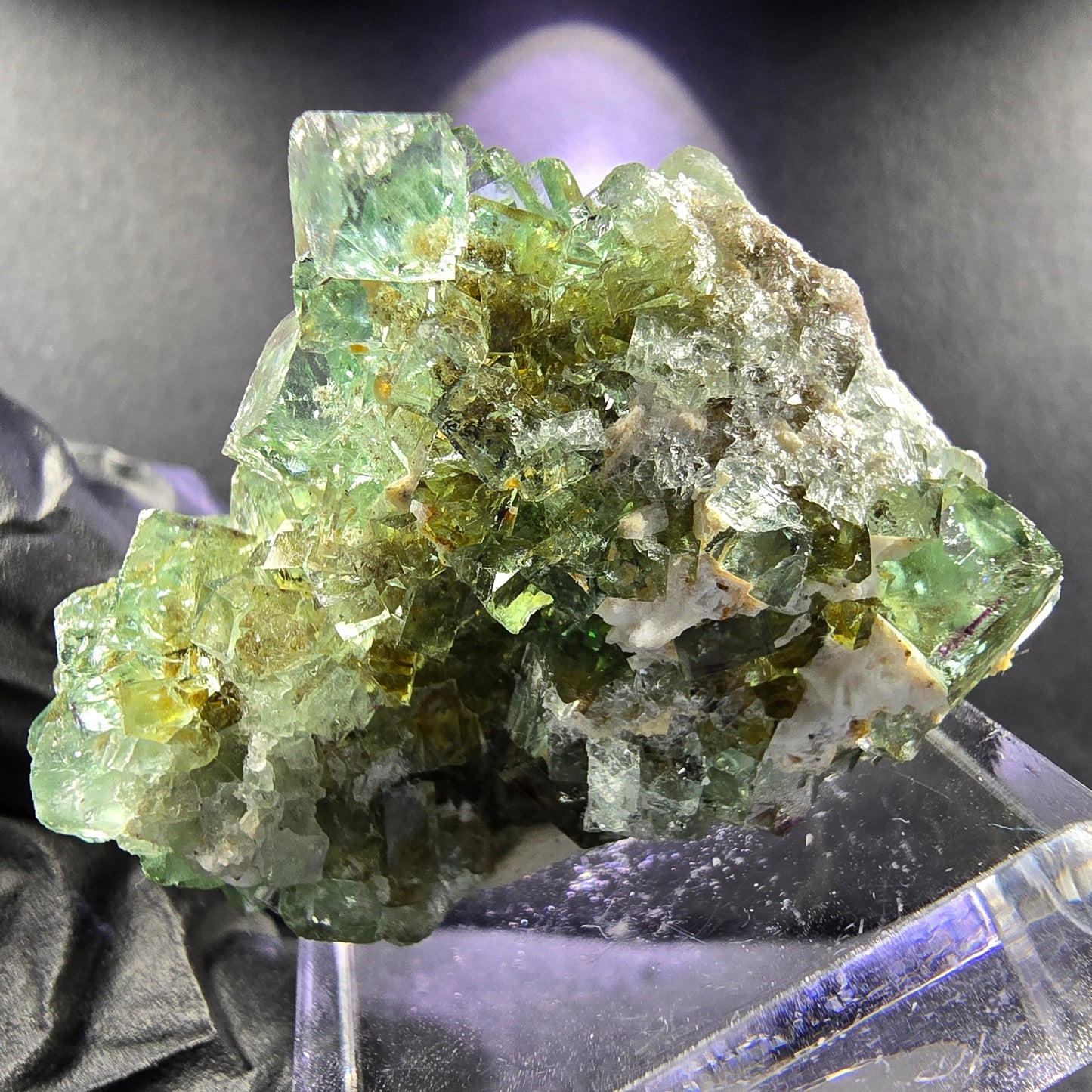 Seltene klare Fluorit Würfel Stufe mit Einschlüssen 41*28*21mm Okorusu, Namibia