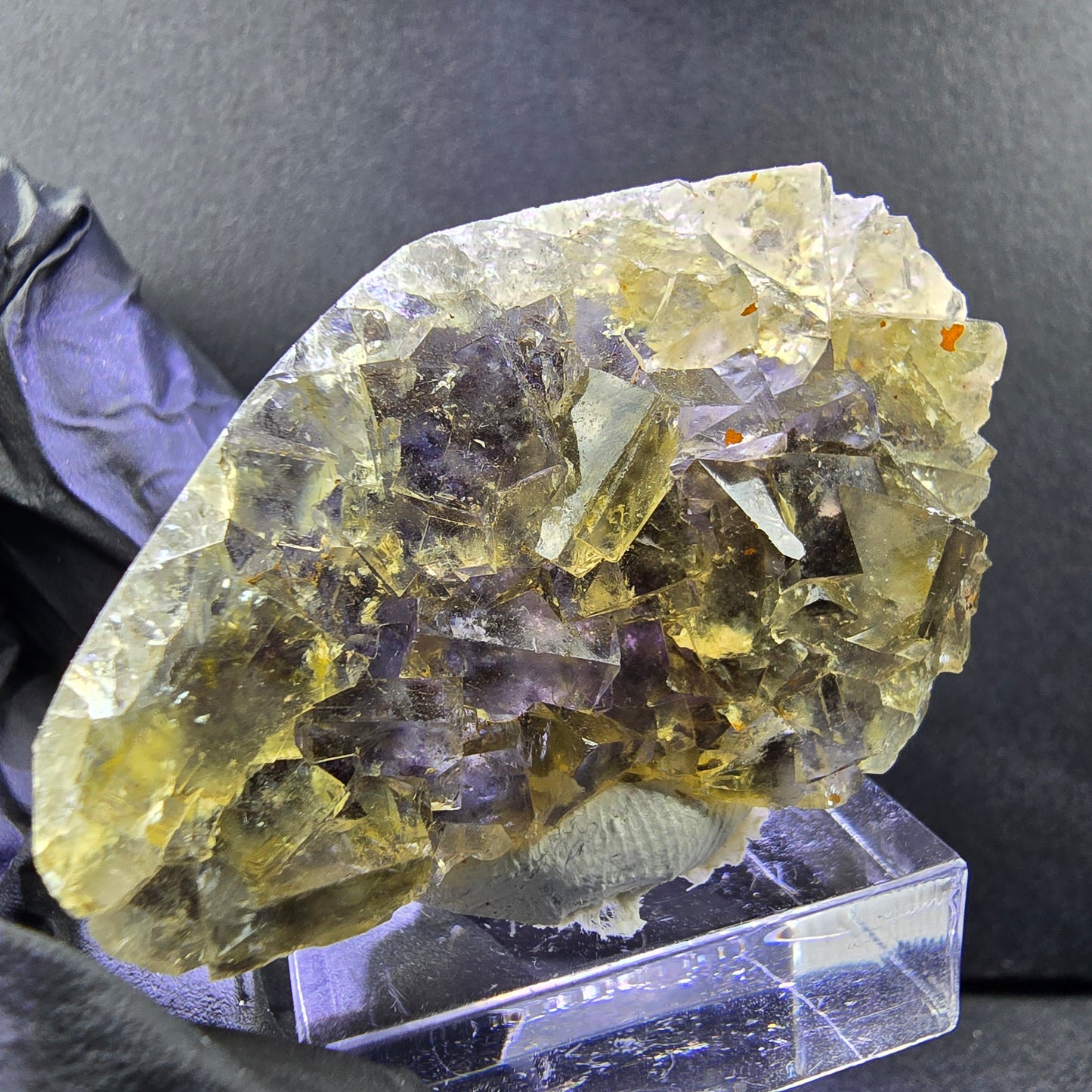 Seltene Honey Pocket Phantom Fluorit XX Würfel Stufe 44*28*13mm Okorusu, Namibia