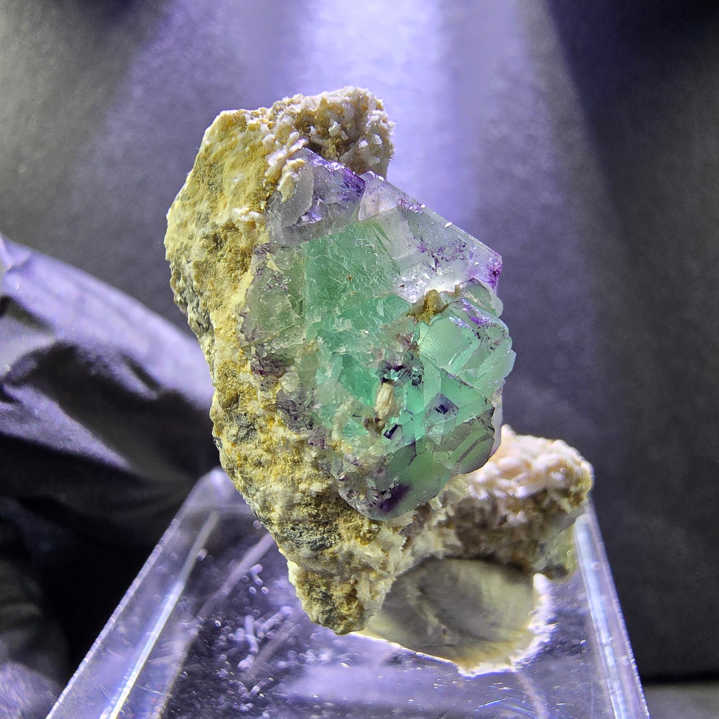 Octaèdre de fluorite fantôme, marche d'orthose muscovite 29*18*17mm Erongo, Namibie