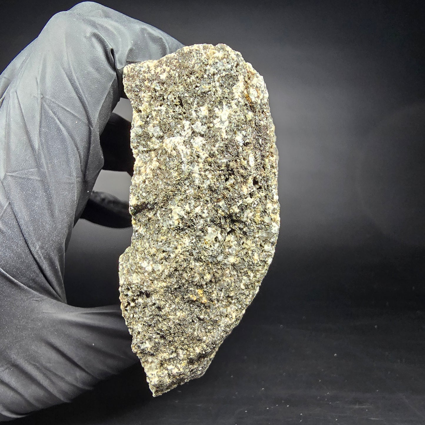 Schönes Unbekanntes Mineral, schwarz weiß glänzend 114*83*41mm aus Unbekannt
