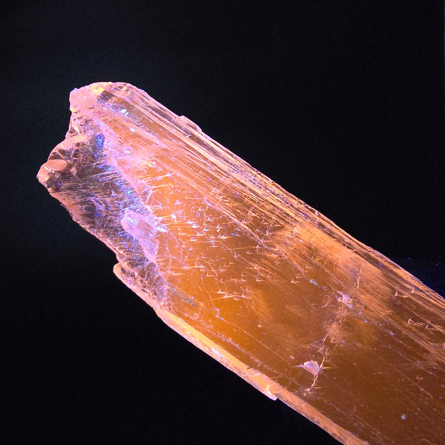 Seltener klarer Kunzit X Spodumen rosa weiß mit Regenbogen 375ct aus Brasilien
