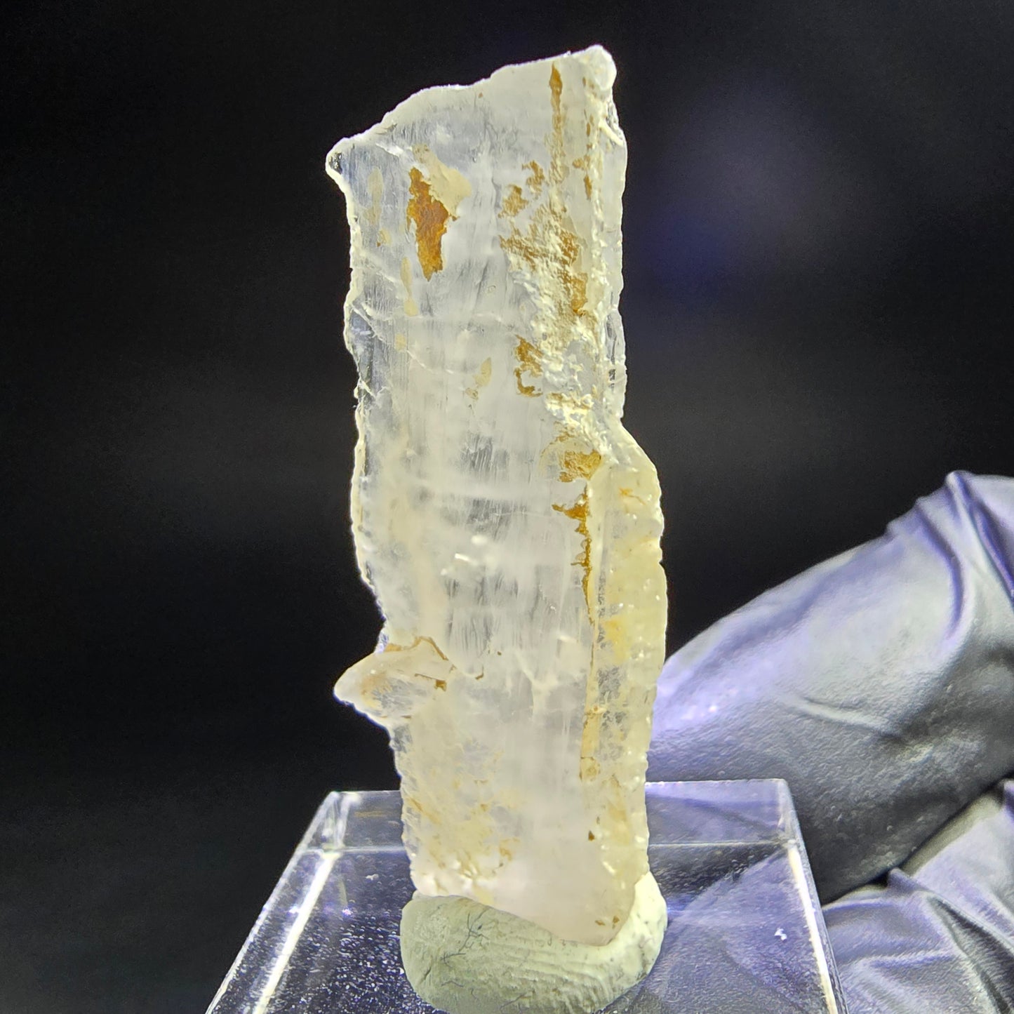 Seltener Kunzit Spodumen Kristall weiß UV Mineral 41*15*6mm Brasilien Sammlung