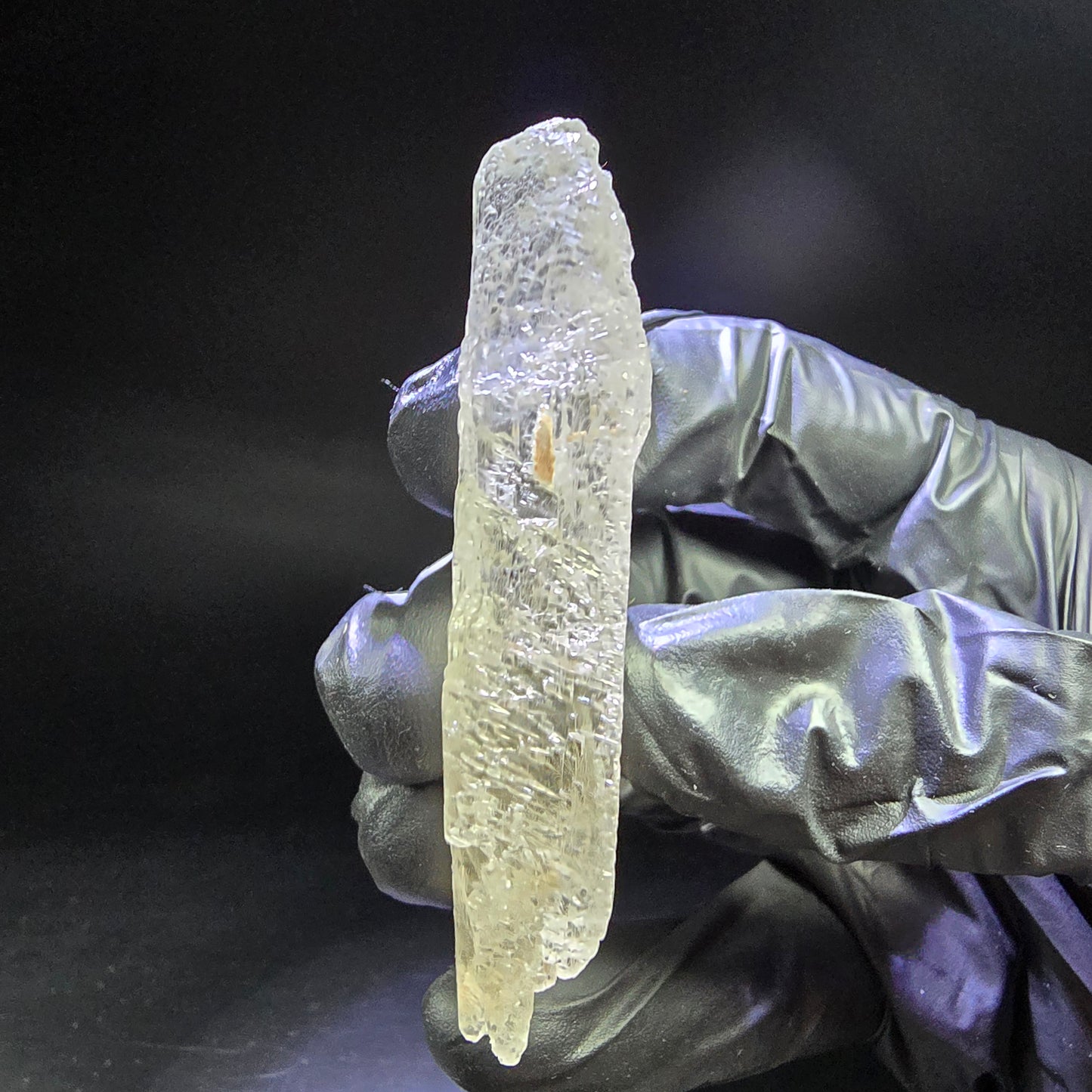 Seltener Kunzit Spodumen Kristall weiß UV Mineral 73*22*13mm Brasilien Sammlung
