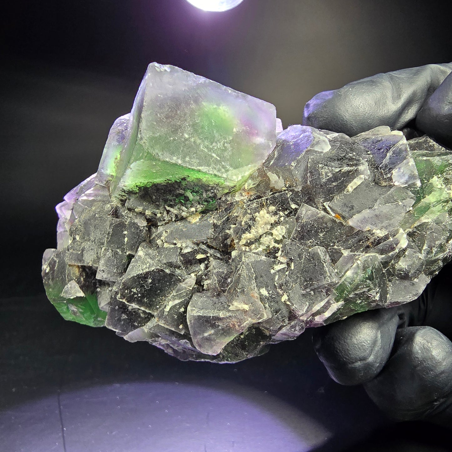 Rare niveau de cube de fluorite fantôme violet vert 86*46*31mm d'Okorusu, Namibie