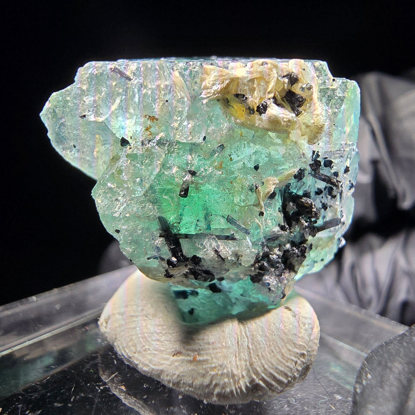 Phantom Fluorit Würfel mit Schörl Turmalin Erongo, Namibia 20*18*15mm Sammlung