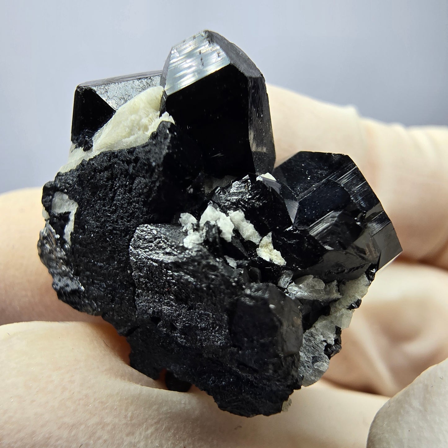 Symm. Schörl Turmalin Orthoklas Hyalit Stufe Erongo, Namibia 25*19*18mm Sammlung