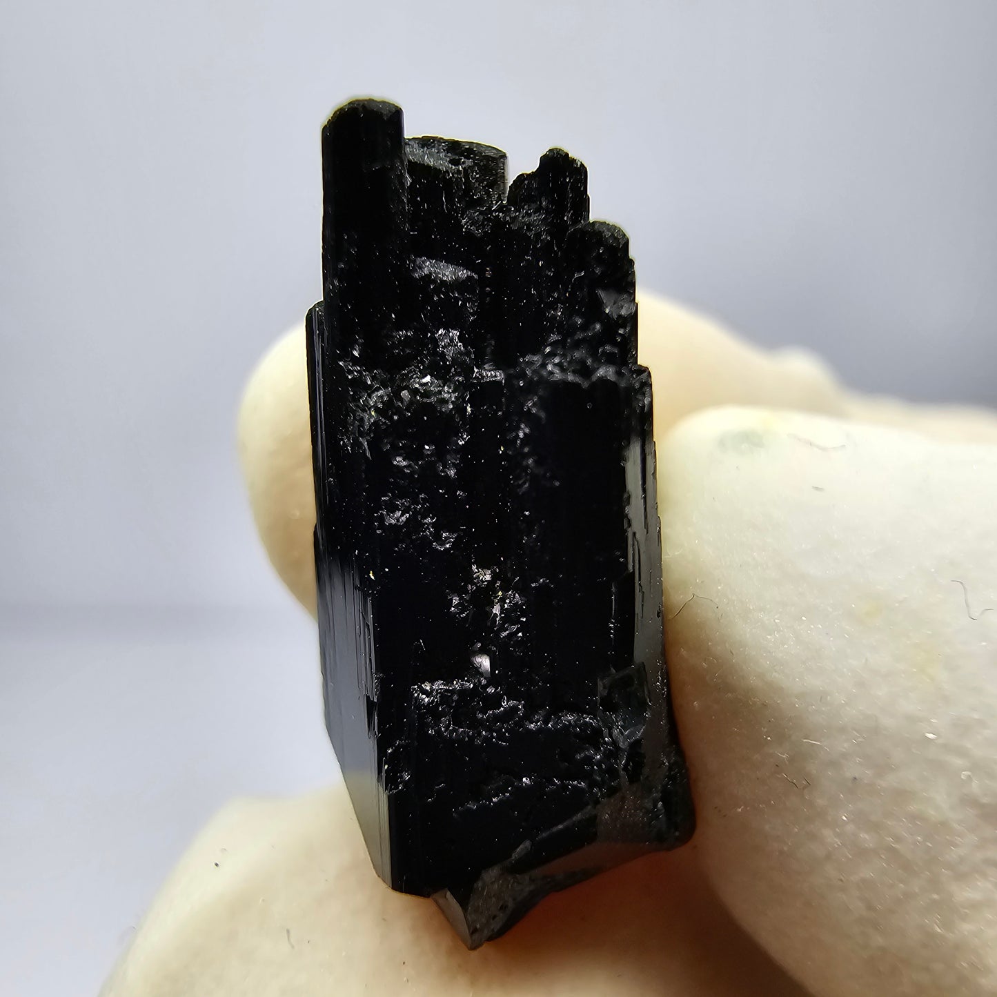 Spécimen de tourmaline Schörl symétrique Erongo, namibie collection minérale 18*8*8mm