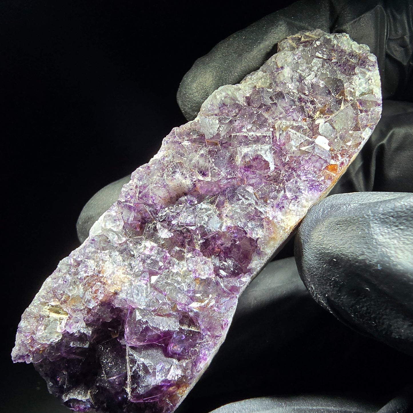 Zonare Fluorite Cube Tier Violet Blanc Okorusu, Namibie 64*23*10mm Collection
