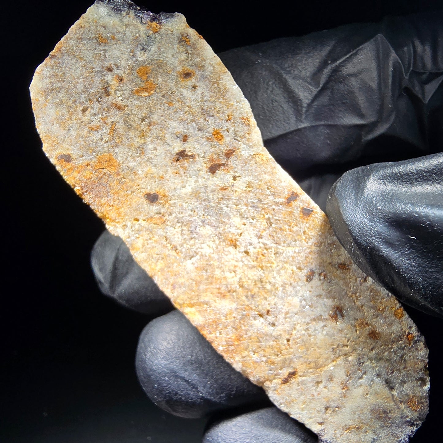 Zonare Fluorite Cube Tier Violet Blanc Okorusu, Namibie 64*23*10mm Collection