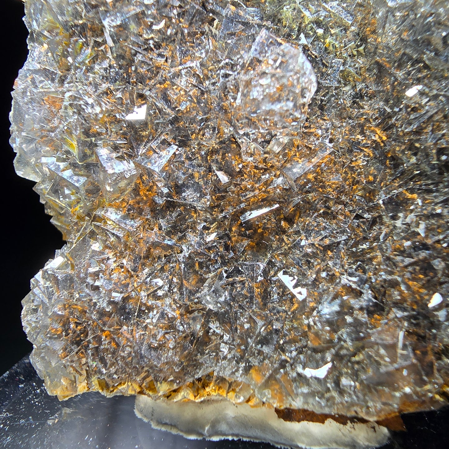 Cube de fluorite Zonar transparent, niveau violet jaune Okorusu, Collection namibie 61*54*17mm