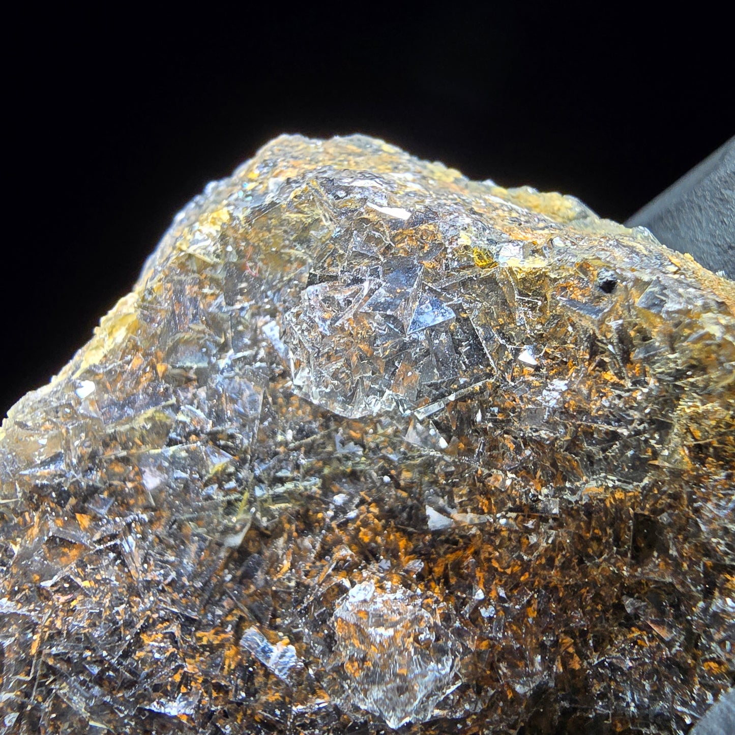 Cube de fluorite Zonar transparent, niveau violet jaune Okorusu, Collection namibie 61*54*17mm
