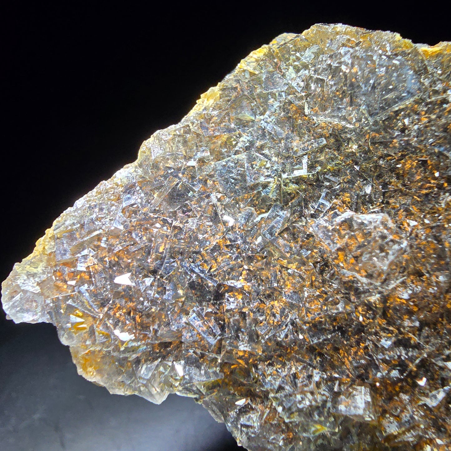 Cube de fluorite Zonar transparent, niveau violet jaune Okorusu, Collection namibie 61*54*17mm
