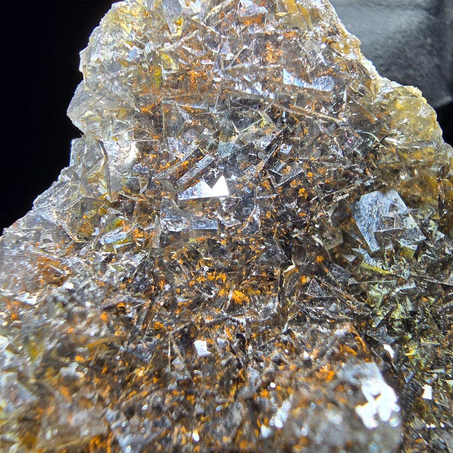 Cube de fluorite Zonar transparent, niveau violet jaune Okorusu, Collection namibie 61*54*17mm