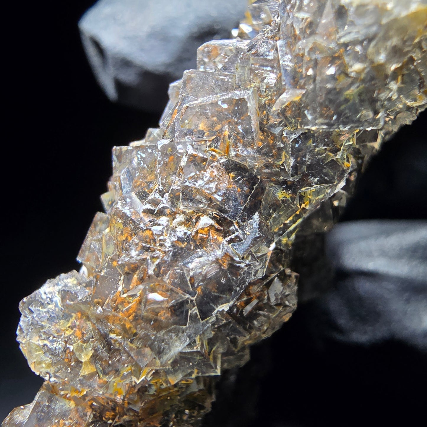 Cube de fluorite Zonar transparent, niveau violet jaune Okorusu, Collection namibie 61*54*17mm