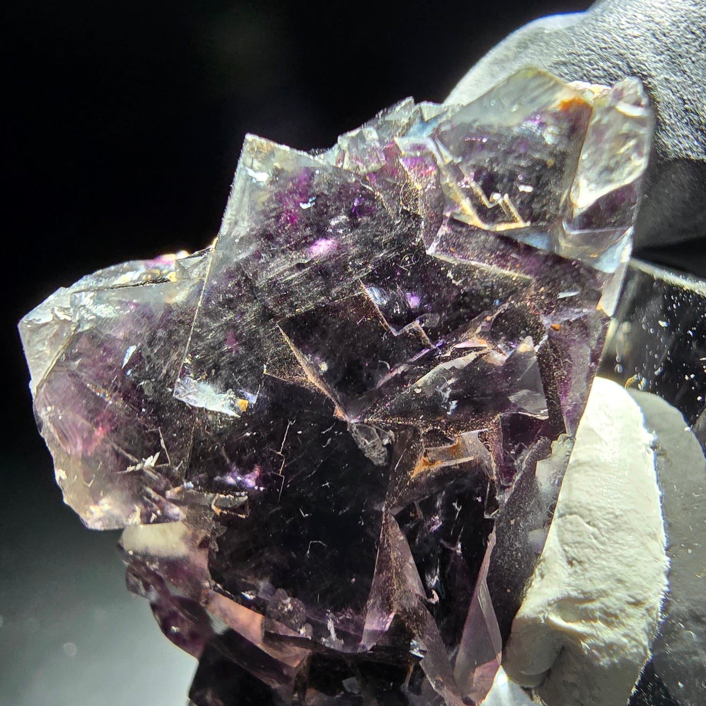 Stade de cube de fluorite fantôme violet Okorusu namibie 47*23*12mm collection minérale