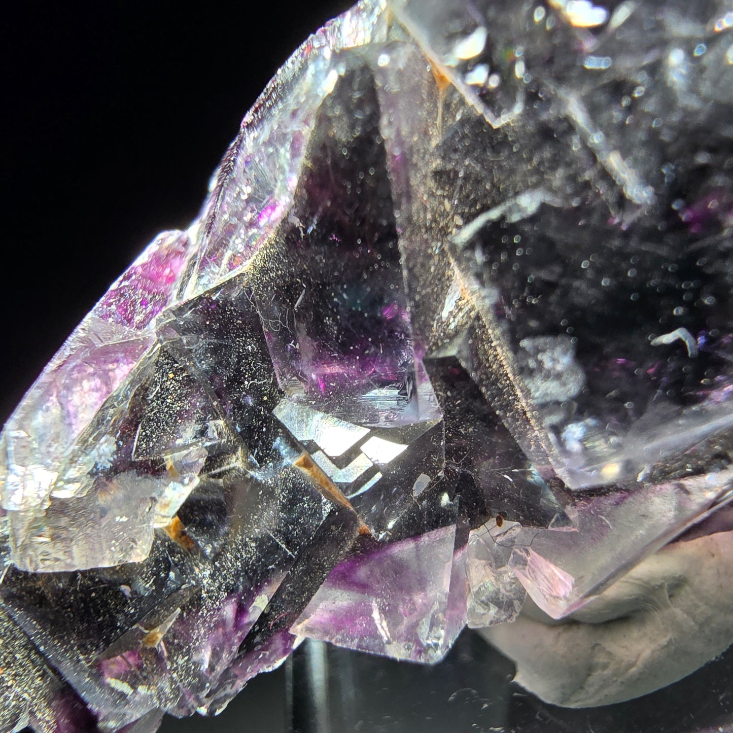 Stade de cube de fluorite fantôme violet Okorusu namibie 47*23*12mm collection minérale