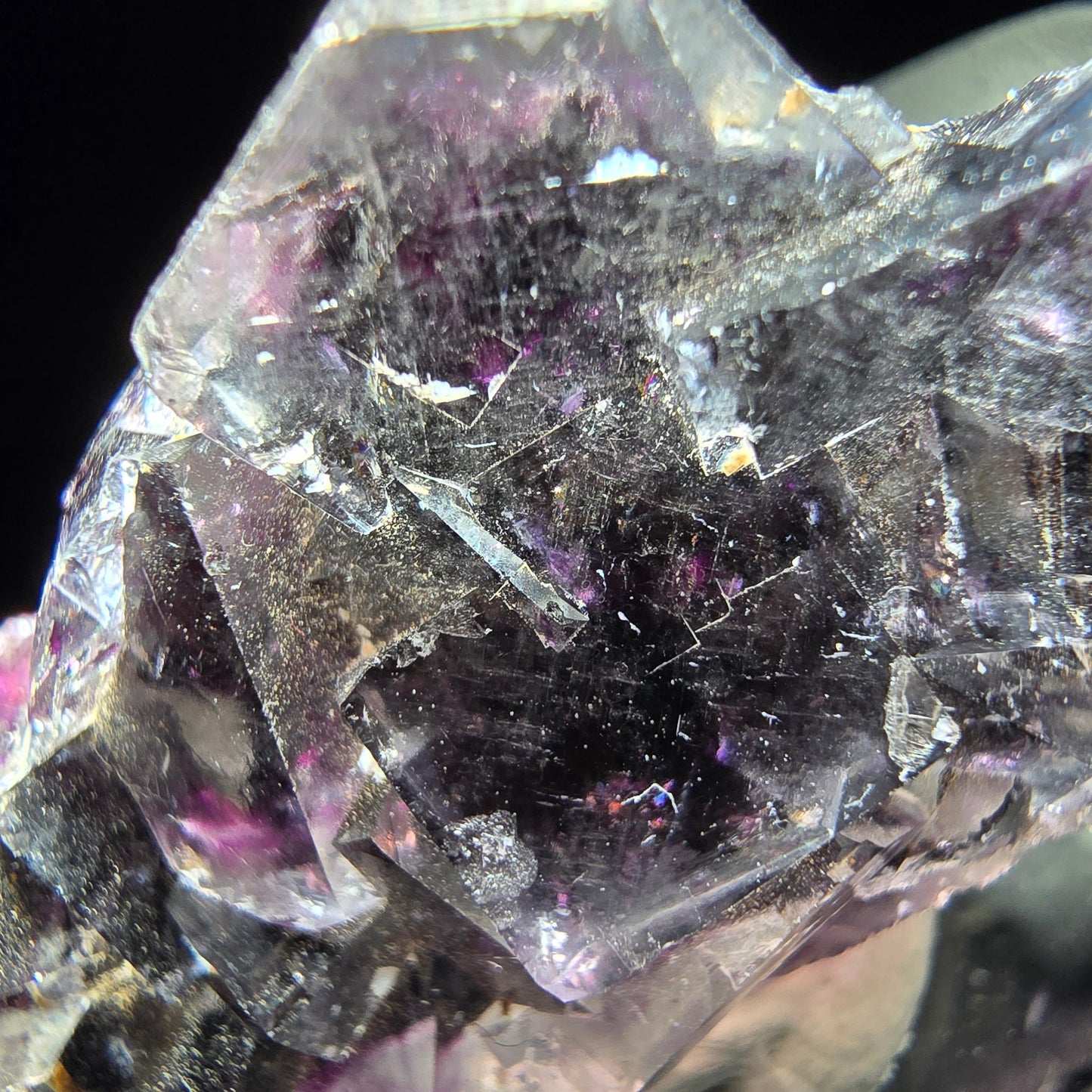 Stade de cube de fluorite fantôme violet Okorusu namibie 47*23*12mm collection minérale