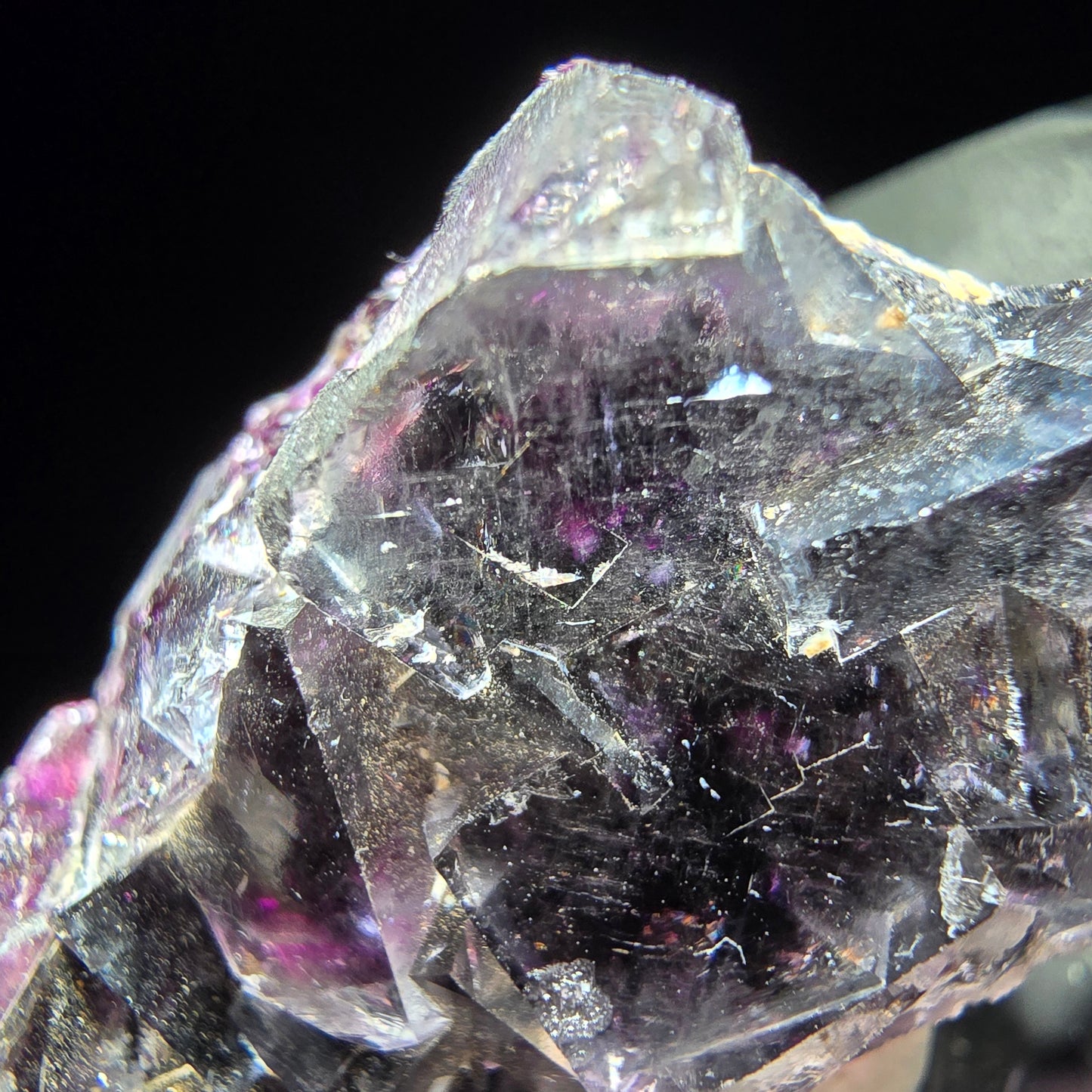 Stade de cube de fluorite fantôme violet Okorusu namibie 47*23*12mm collection minérale