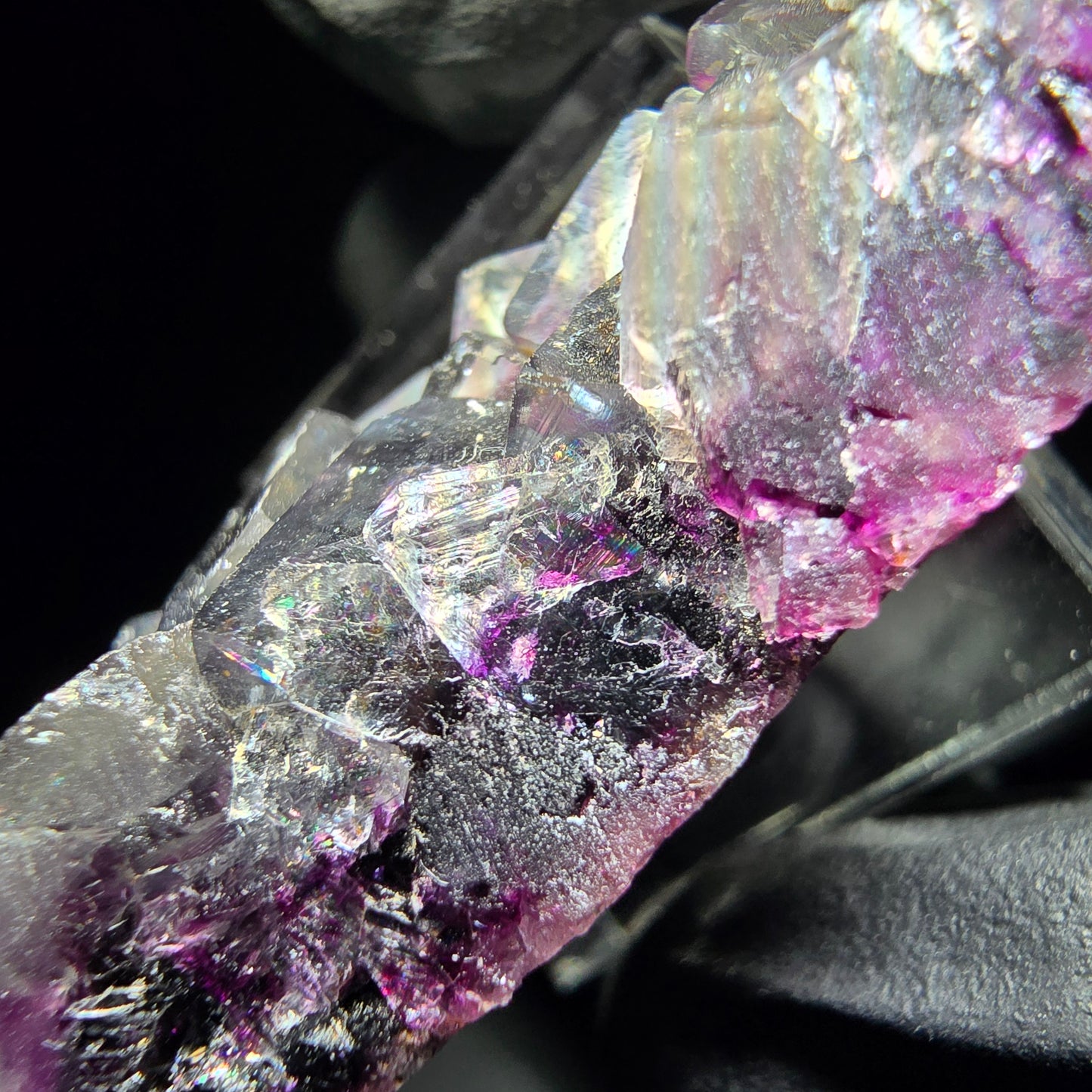 Stade de cube de fluorite fantôme violet Okorusu namibie 47*23*12mm collection minérale