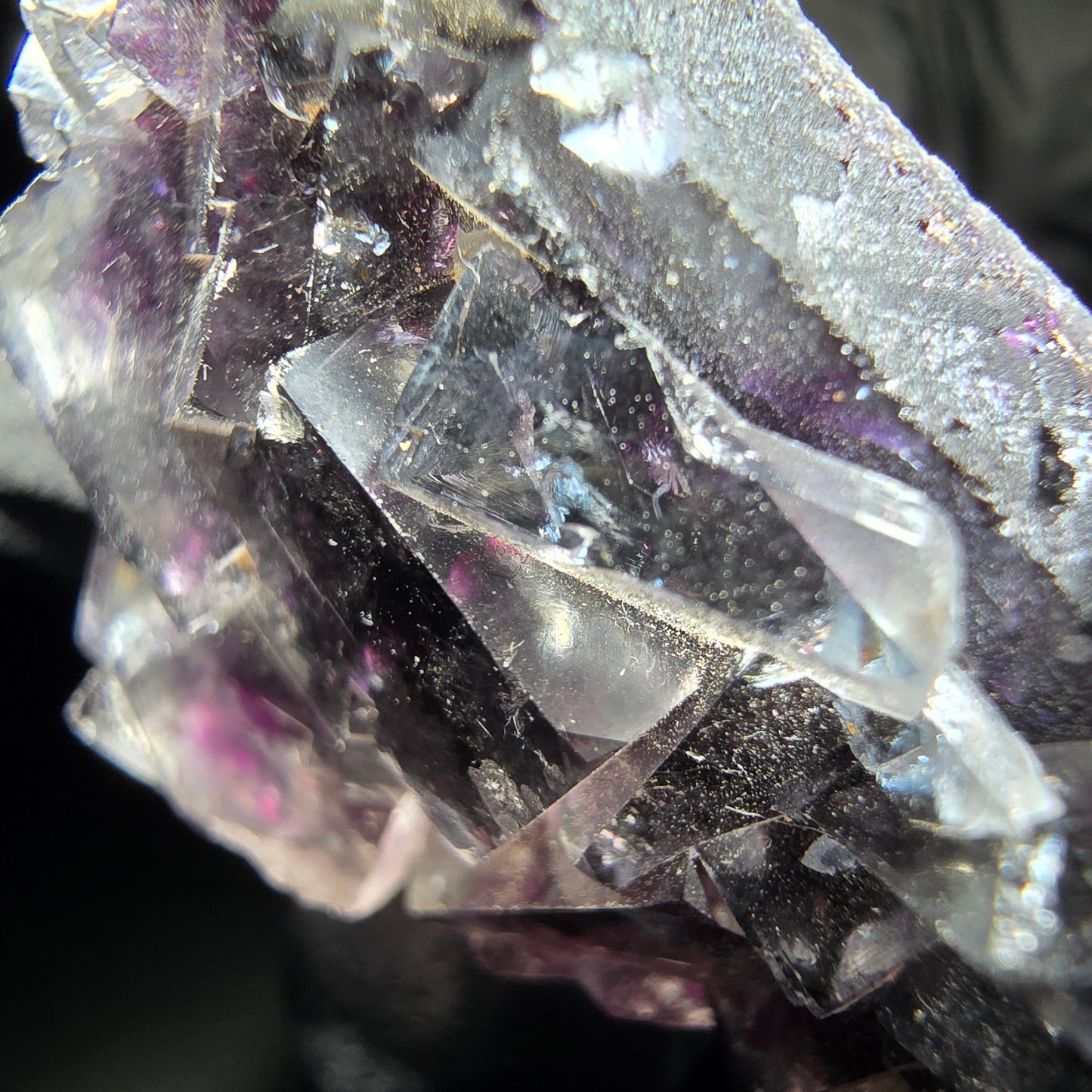 Stade de cube de fluorite fantôme violet Okorusu namibie 47*23*12mm collection minérale