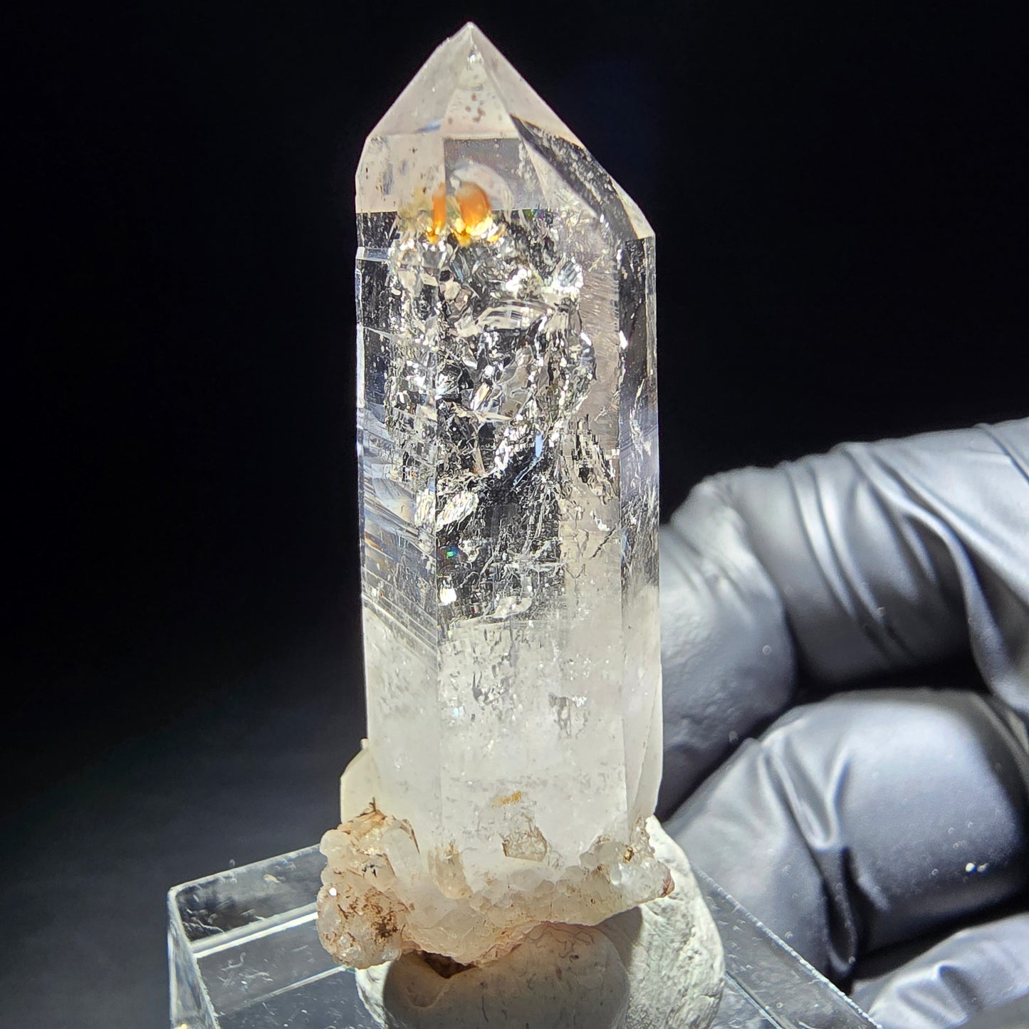 Klare Rauchquarz Spitze mit orangenem Eisen Goboboseb, Namibia 46*16*16mm