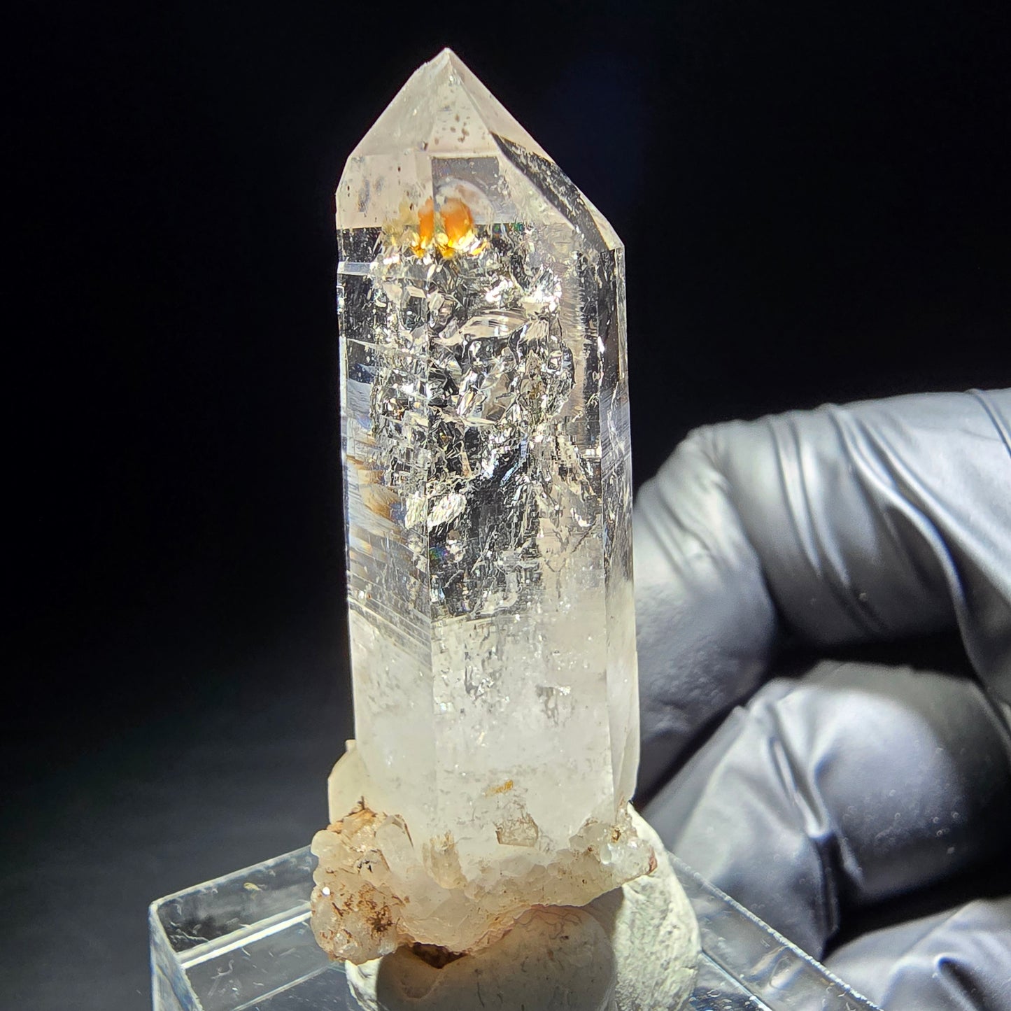 Klare Rauchquarz Spitze mit orangenem Eisen Goboboseb, Namibia 46*16*16mm