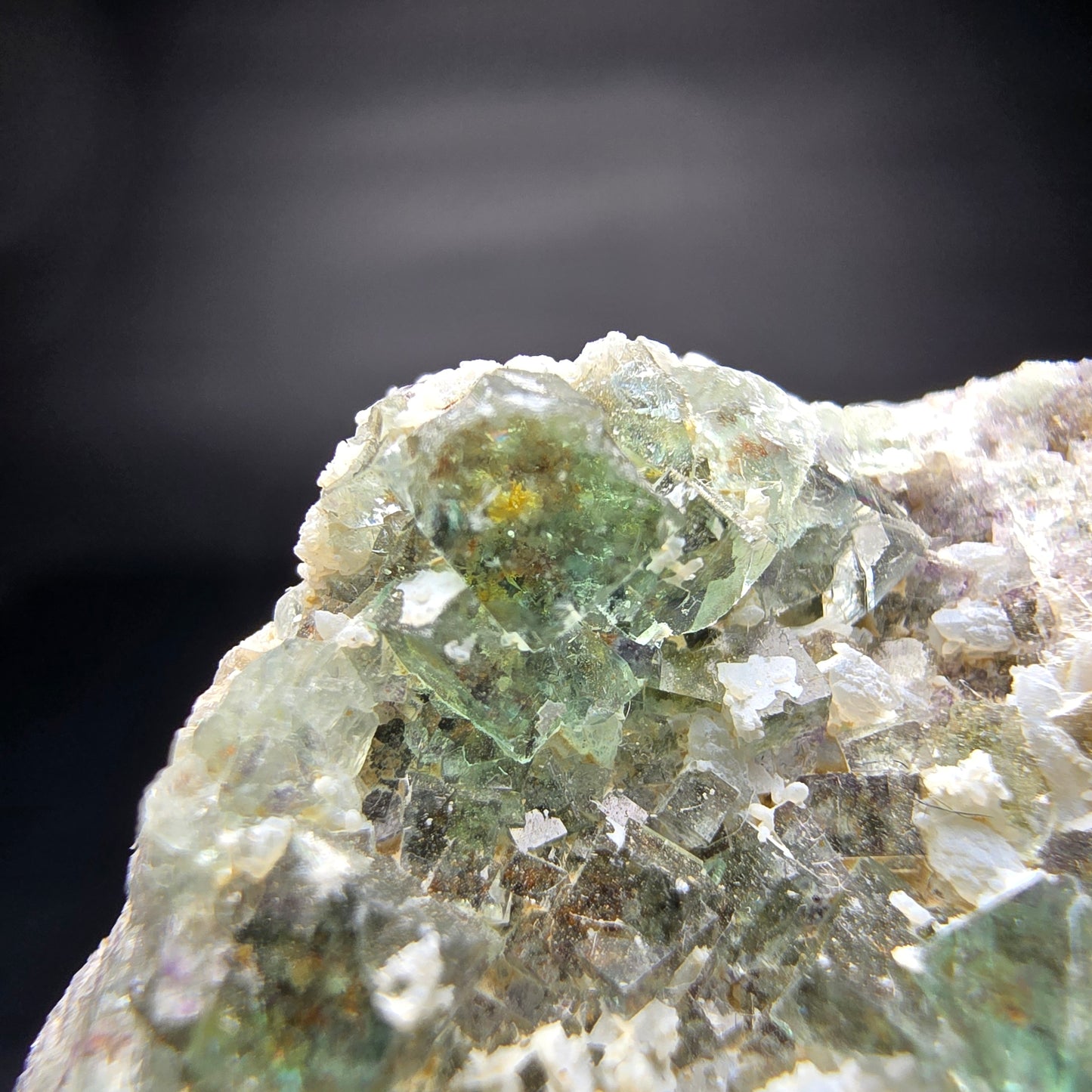 Klare Fluorit Würfel mit Quarz Stufe grün Okorusu, Namibia 40*36*13mm Sammlung
