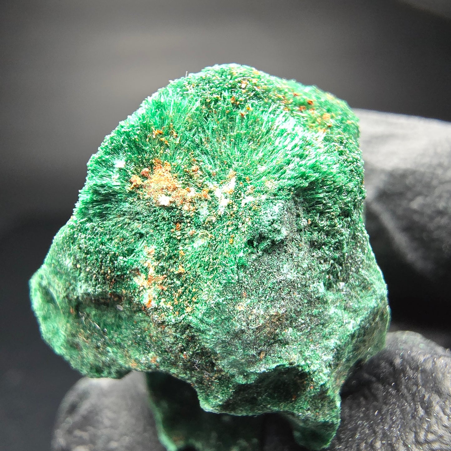 Seltene Malachit Stufe, grün Kaokoveld, Namibia 28*22*21mm Mineraliensammlung