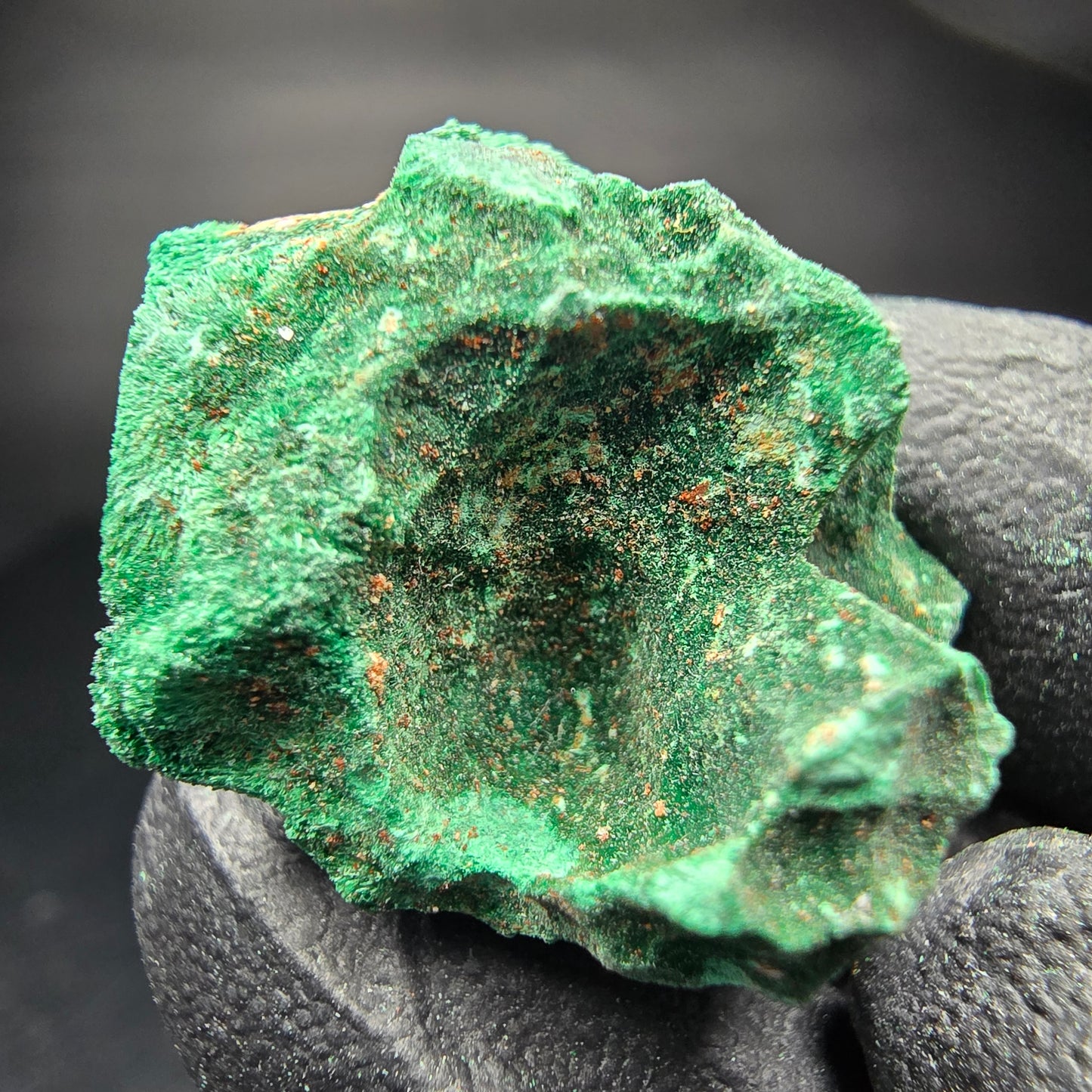 Seltene Malachit Stufe, grün Kaokoveld, Namibia 28*22*21mm Mineraliensammlung