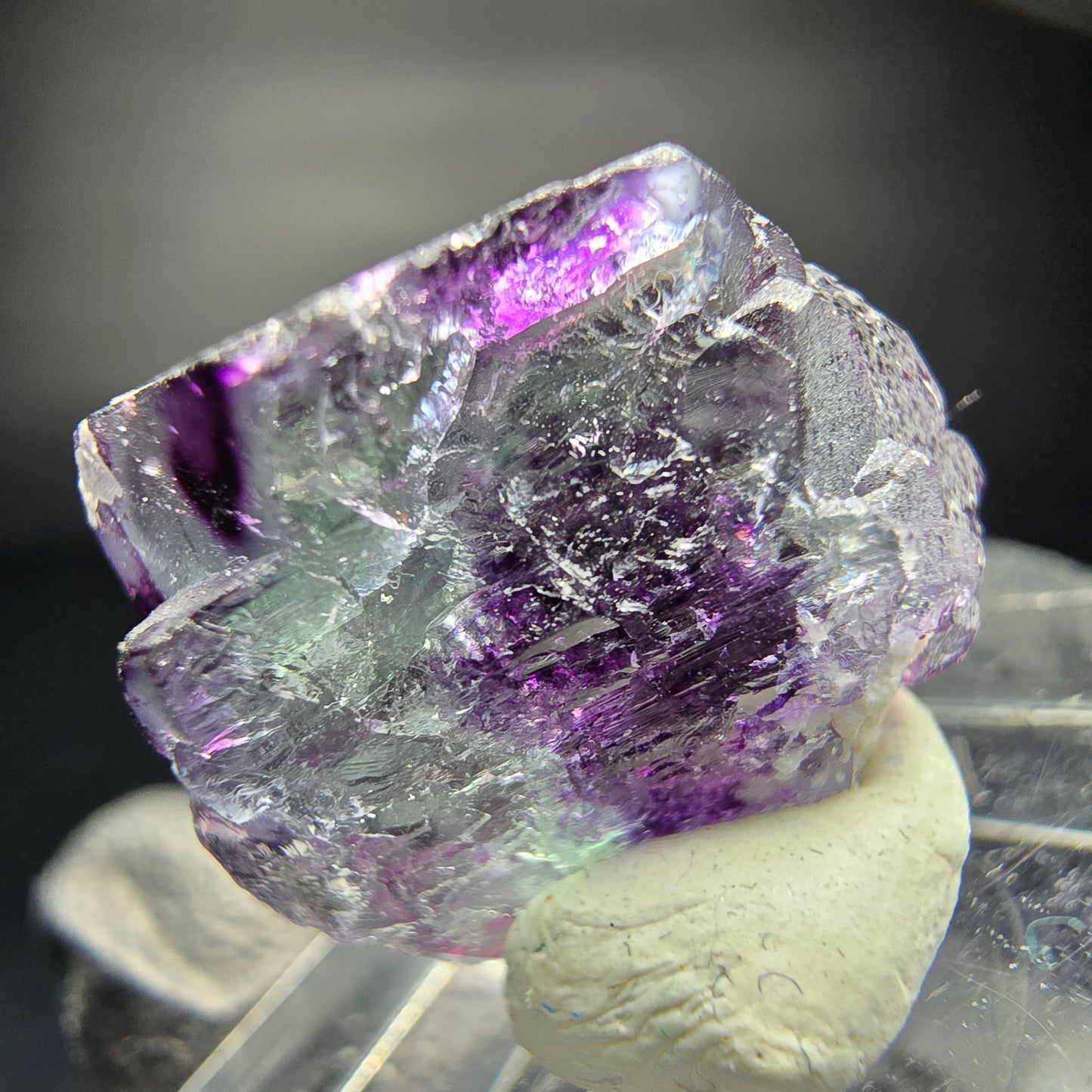 Klarer Phantom Fluorit Würfel lila grün mit Hyalit Erongo Namibia 18*16*14mm