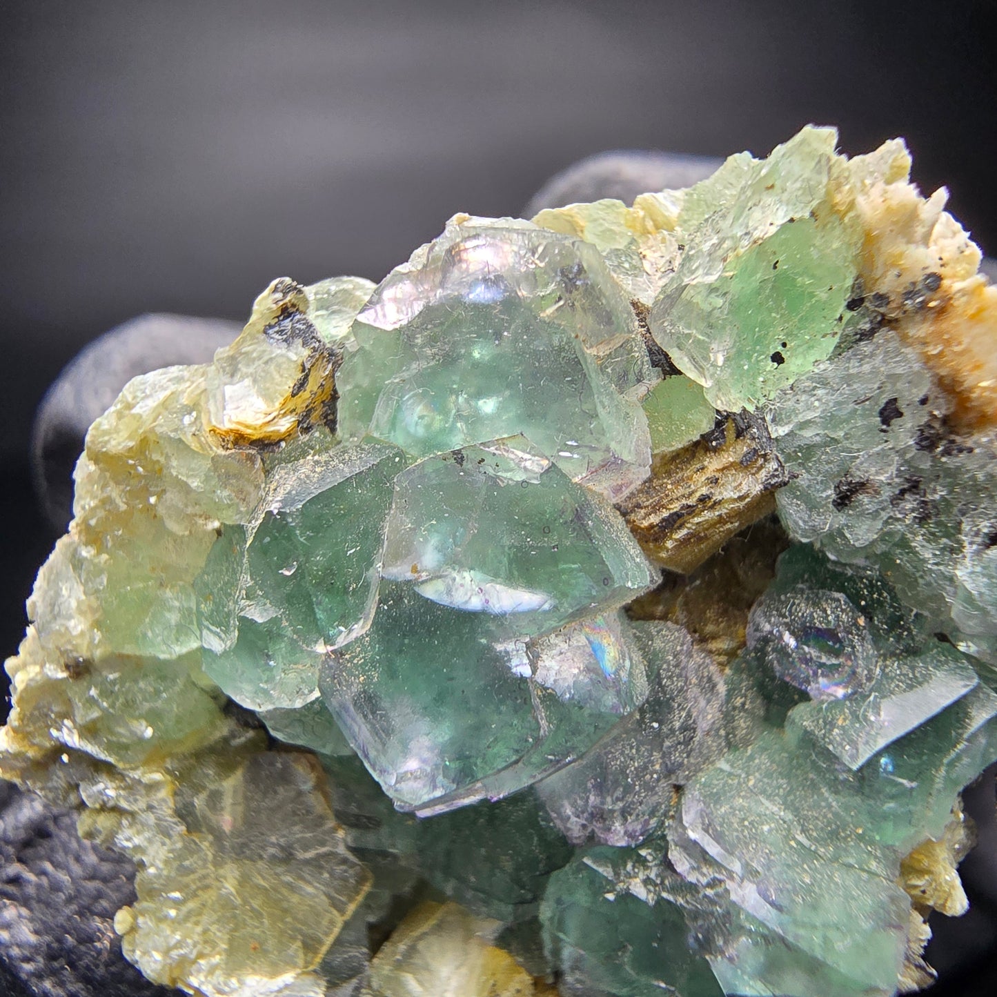 Cubes de fluorite transparents verts avec qualité muscovite, Collection Erongo namibie 29x24x19mm
