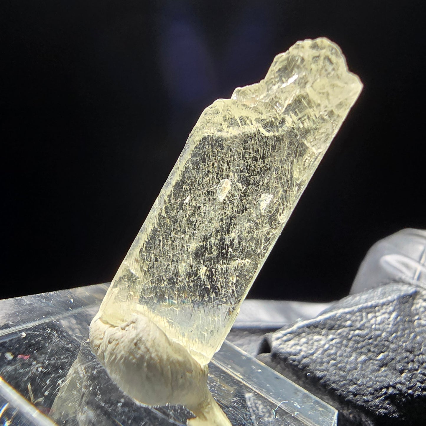 Seltener Kunzit X Spodumen Kristall weiß UV Mineral 28*10*7mm aus Brasilien