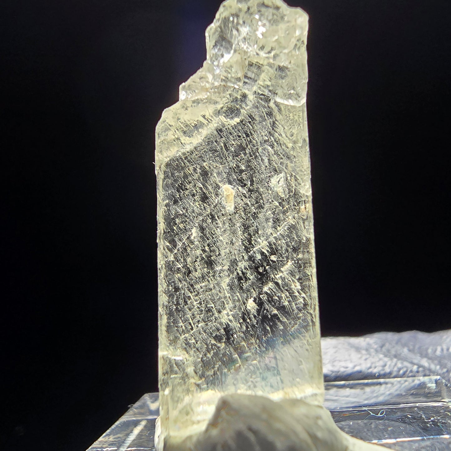 Seltener Kunzit X Spodumen Kristall weiß UV Mineral 28*10*7mm aus Brasilien