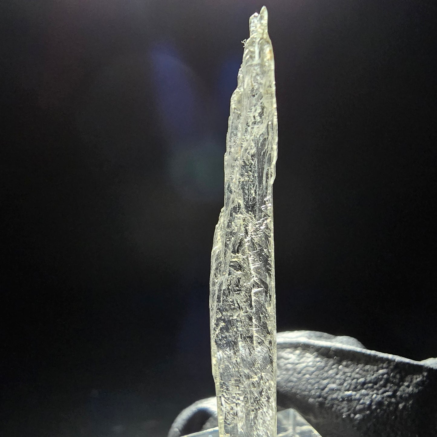 Seltener Kunzit X Spodumen Kristall weiß UV Mineral 48*5*4mm aus Brasilien