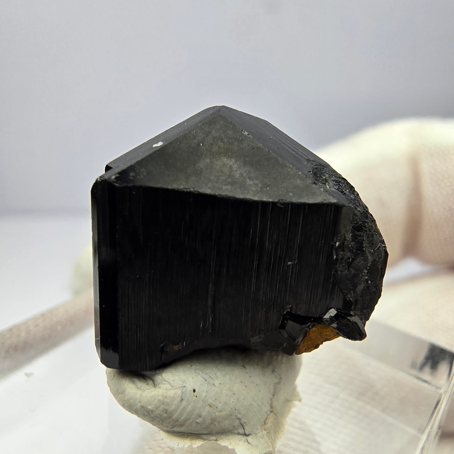 Symmetrischer Schörl Turmalin schwarz glänzend Erongo, Namibia 17*16*15mm