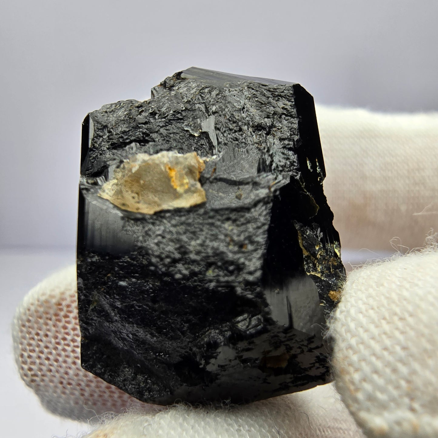 Symmetrischer Schörl Turmalin schwarz glänzend Erongo, Namibia 28*21*19mm