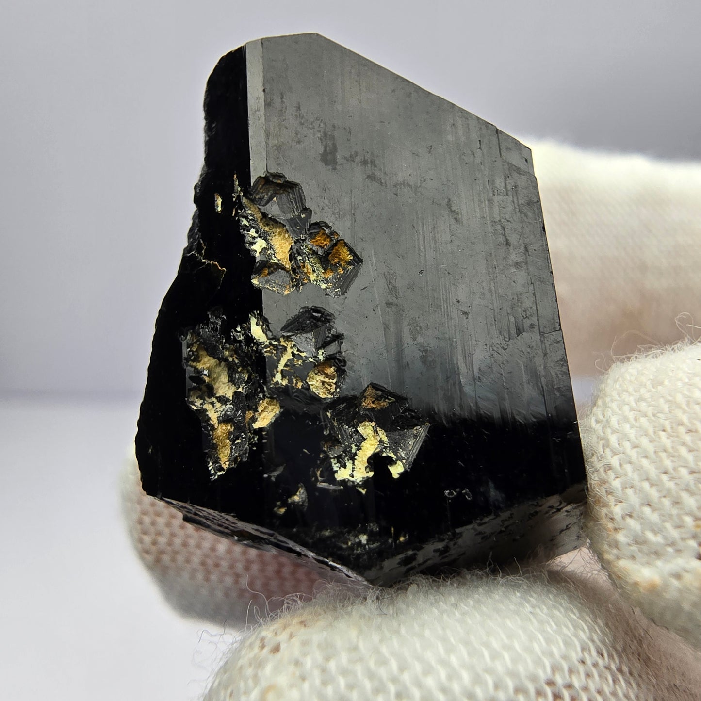 Symmetrischer Schörl Turmalin schwarz glänzend Erongo, Namibia 28*21*19mm