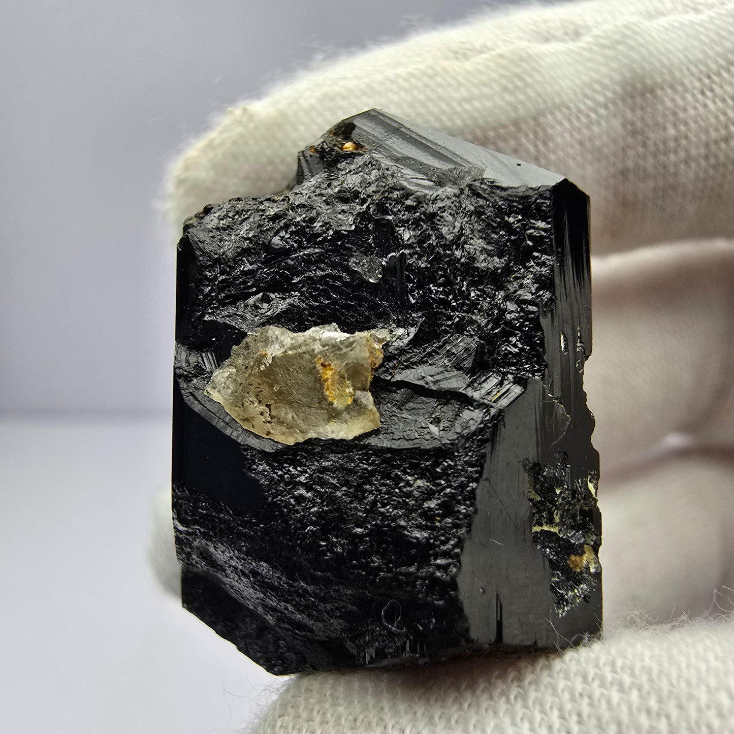 Symmetrischer Schörl Turmalin schwarz glänzend Erongo, Namibia 28*21*19mm